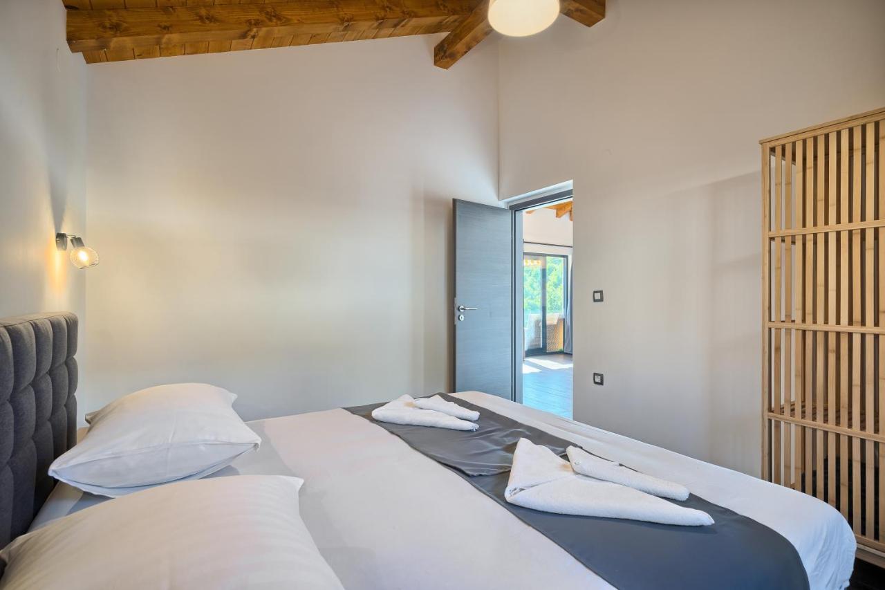 Kamp Lunga + Hotel Jezera Eksteriør billede
